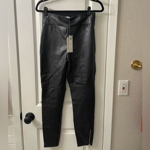 Abercrombie and Fitch black faux leather leggings, size medium, nwt